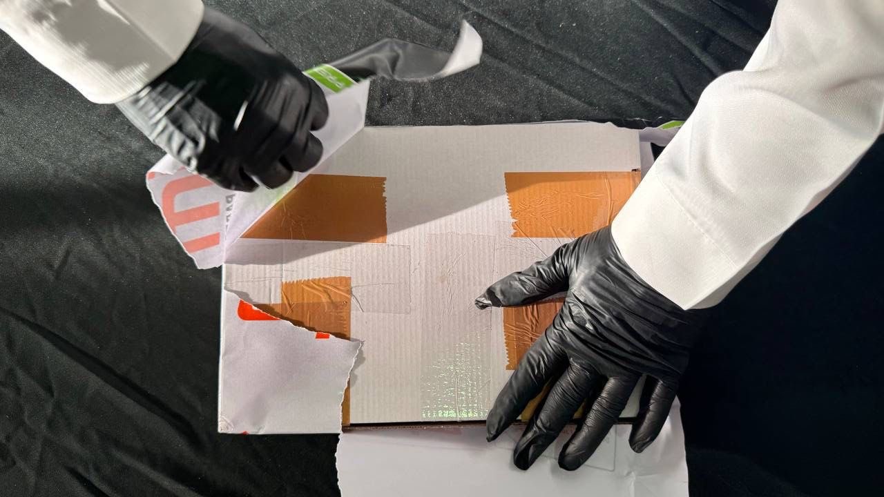 إحباط تهريب أكثر من 2.7 مليون قرص إمفيتامين مخبأة في شحنة ورق طباعة بالشرقية..فيديو