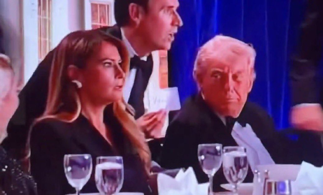 لحظة إخلاء ترامب من عشاء مراسلي البيت الأبيض بعد دوي إطلاق نار.. فيديو