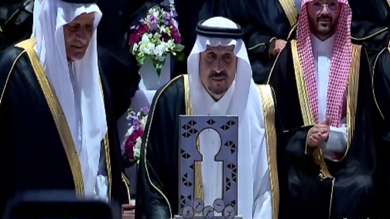 أمير الرياض يضع حجر الأساس للمدينة الرياضية في جامعة الفيصل..فيديو