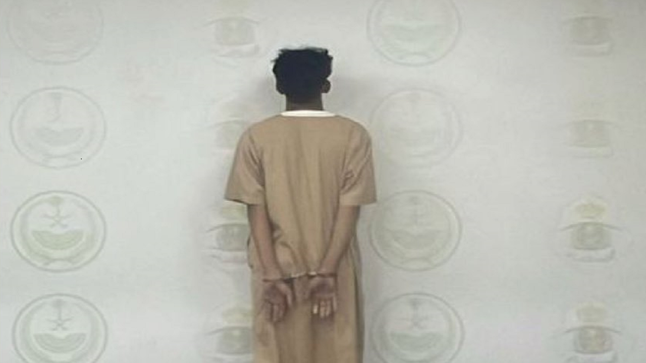 القبض على مقيم لارتكابه عمليات نصب بنشر إعلانات بيع سندات أضاحي وهمية