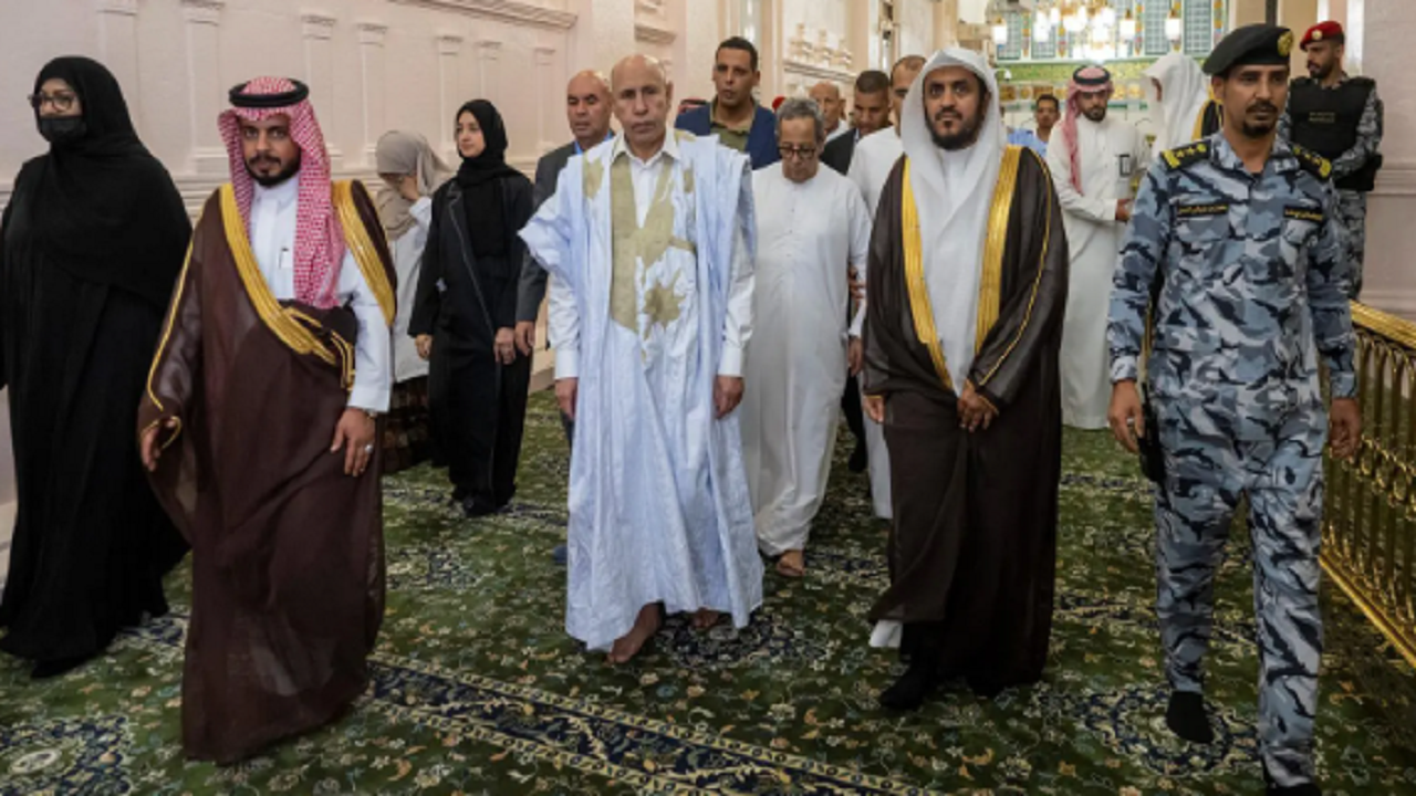 رئيس موريتانيا يزور المسجد النبوي
