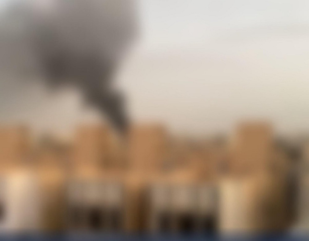 الدفاع المدني يخمد حريقا في 3 محال للأثاث بالرياض