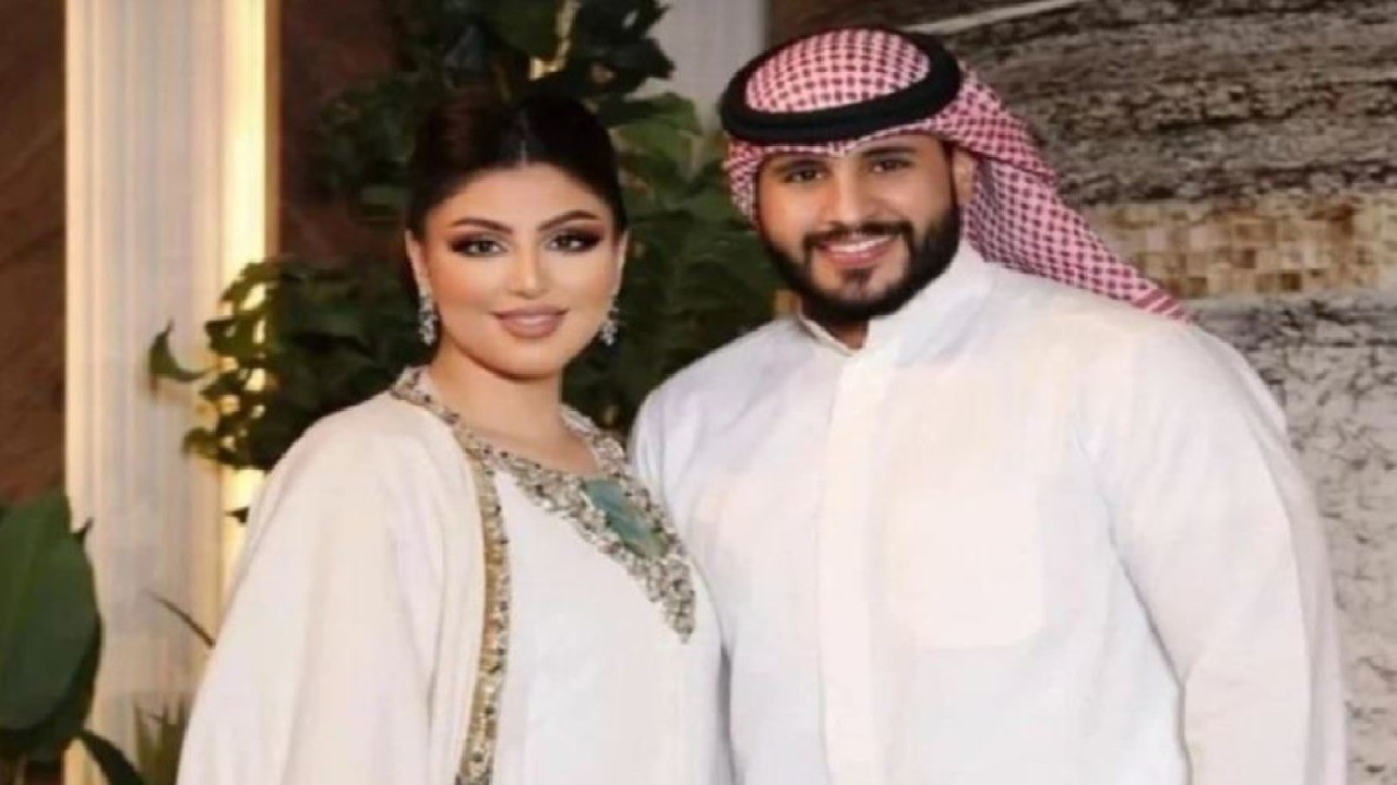 دانة الطويرش عن أكثر صفة تعجبها في زوجها: عزيز وايد يضحكني