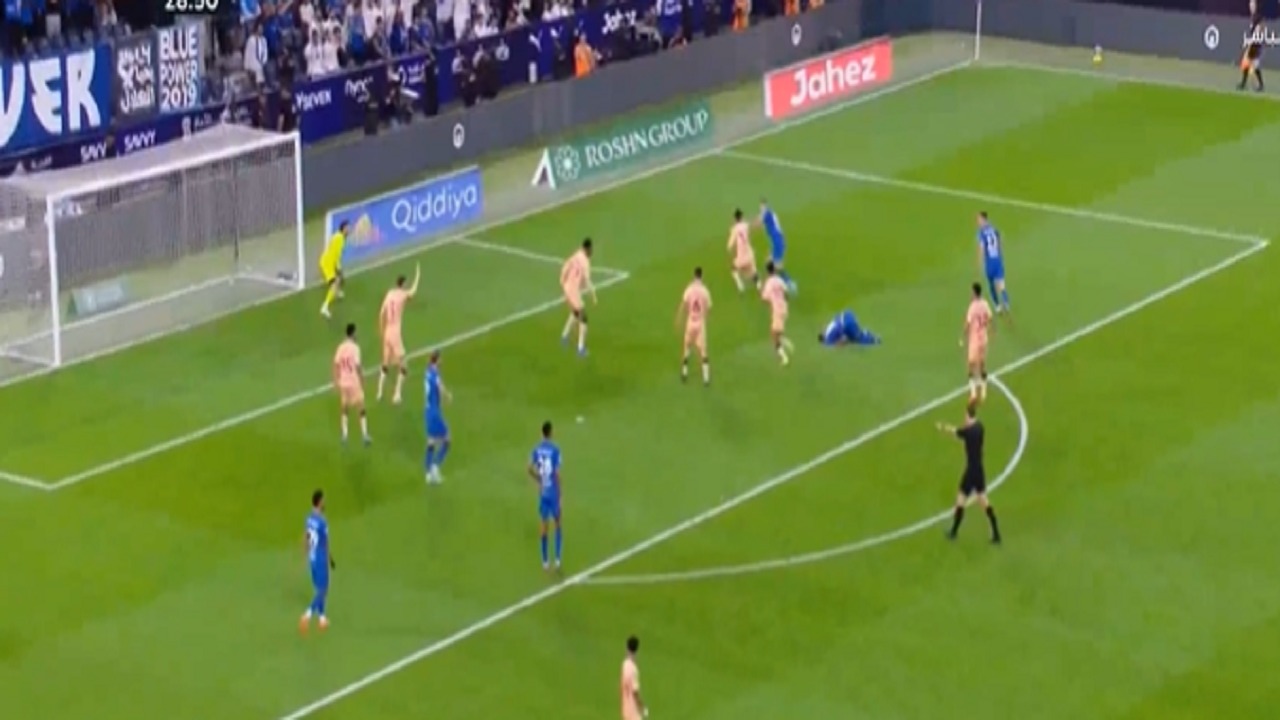 حكم : ركلة جزاء الهلال في الدقيقة 29 صحيحة.. فيديو