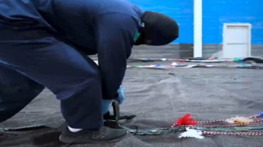 إحباط تهريب 154 ألف حبة كبتاجون مُخبّأة في خيام عبر منفذ الحديثة.. فيديو