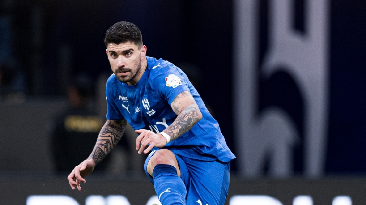 تعافي نيفيز يعزز صفوف الهلال قبل نهائي كأس الملك