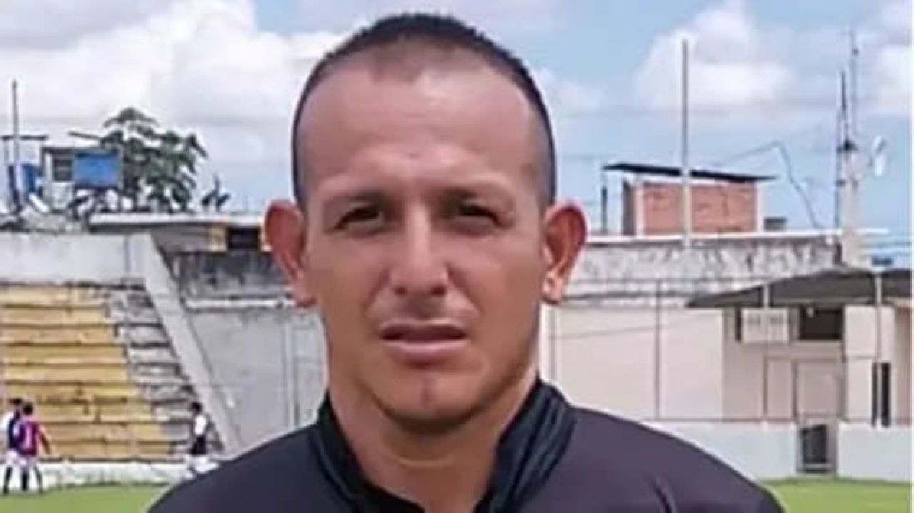 مقتل حكم داخل ملعب في الإكوادور رميا بالرصاص