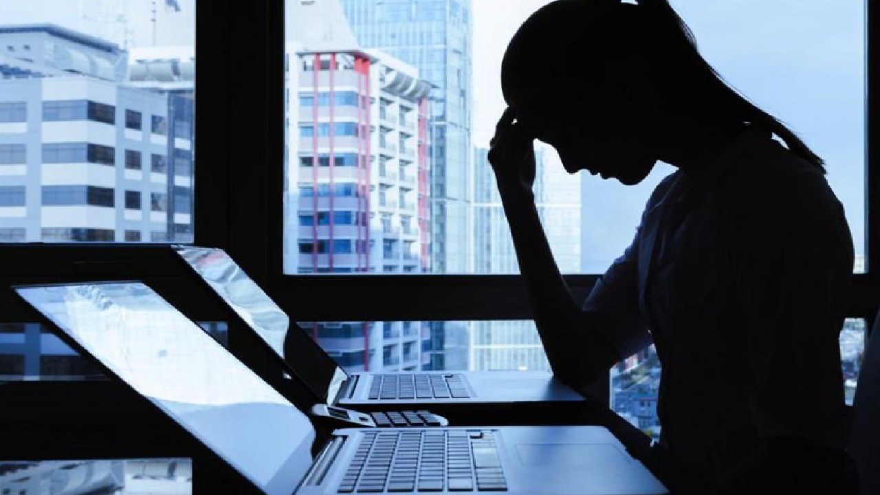 القضاء يلاحق رجل ابتز كويتية في سناب شات