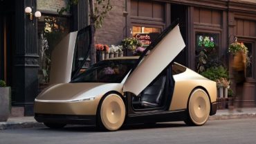 الكشف عن سيارة جديدة من تسلا بدون عجلة قيادة .. فيديو