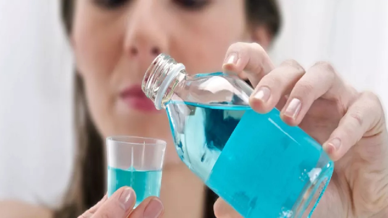 حقيقة تسبب غسول الفم في رفع ضغط الدم والإضرار بالقلب