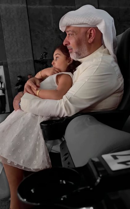 حسن البلام يخطف الأنظار بظهور مميز مع ابنته مزيان.. صور