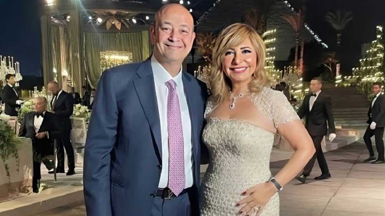 عمرو أديب ولميس الحديدي يحتفلان بخطوبة ابنهما.. فيديو