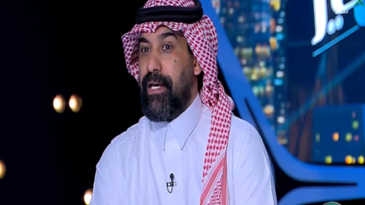 أحمد عطيف ساخرا من قرارات عادل النقبي: سلب البطولة وأتوقع أنه يتفوق على الذكاء الاصطناعي بالمستقبل.. فيديو