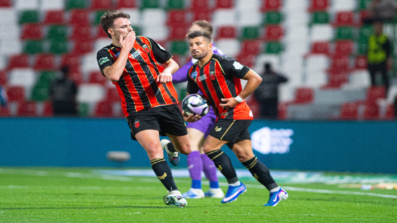 الرياض يقلب الطاولة ويخطف فوزًا قاتلًا من الاتفاق