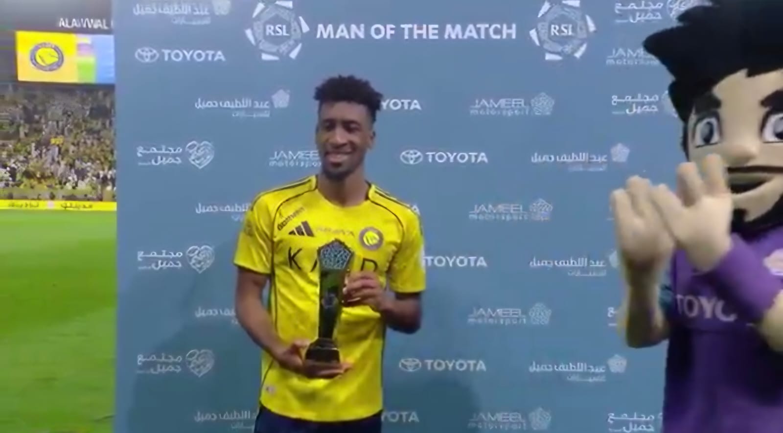 كومان يتوج رجلاً لمباراة النصر والاتفاق.. فيديو