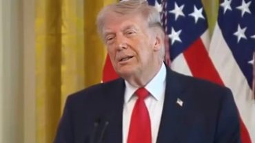 ترامب يعلن تمديد وقف إطلاق النار مع إيران