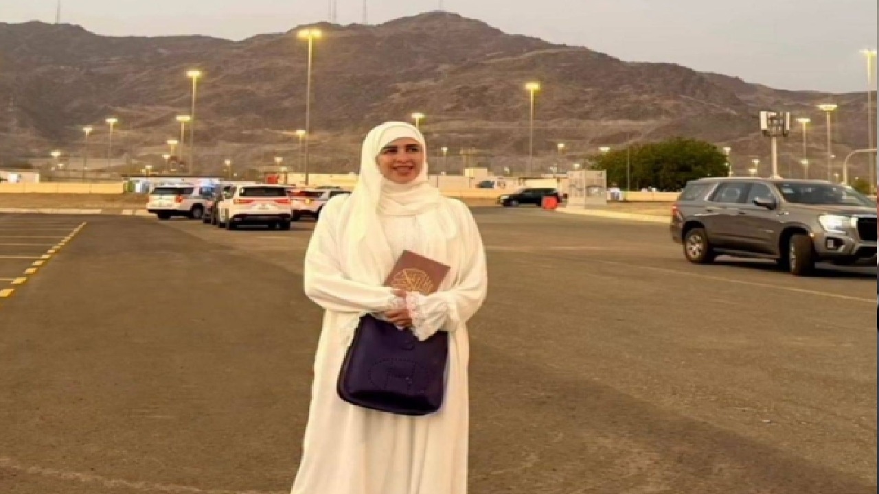 شقيق ياسمين عبدالعزيز يوجه لها رسالة بعد عودتها من الحج