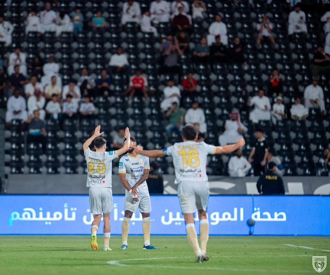 التعاون يكتسح الشباب بخماسية