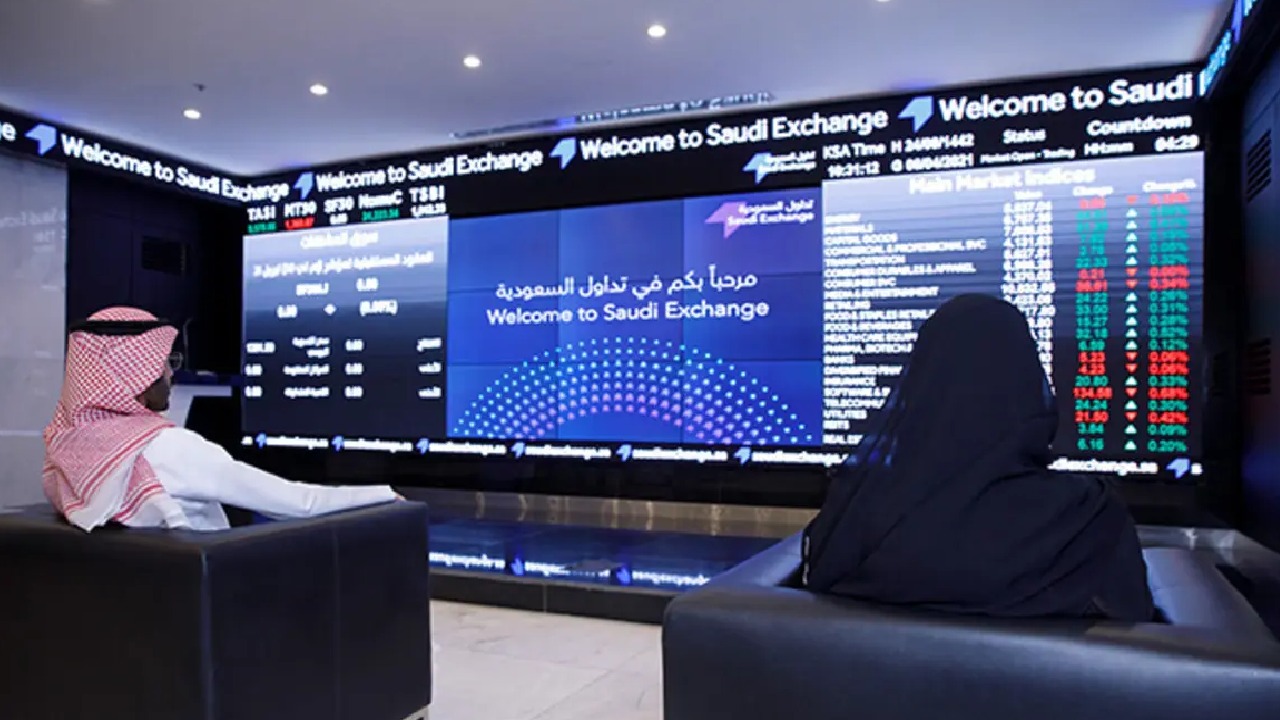 مؤشر سوق الأسهم يغلق مرتفعًا