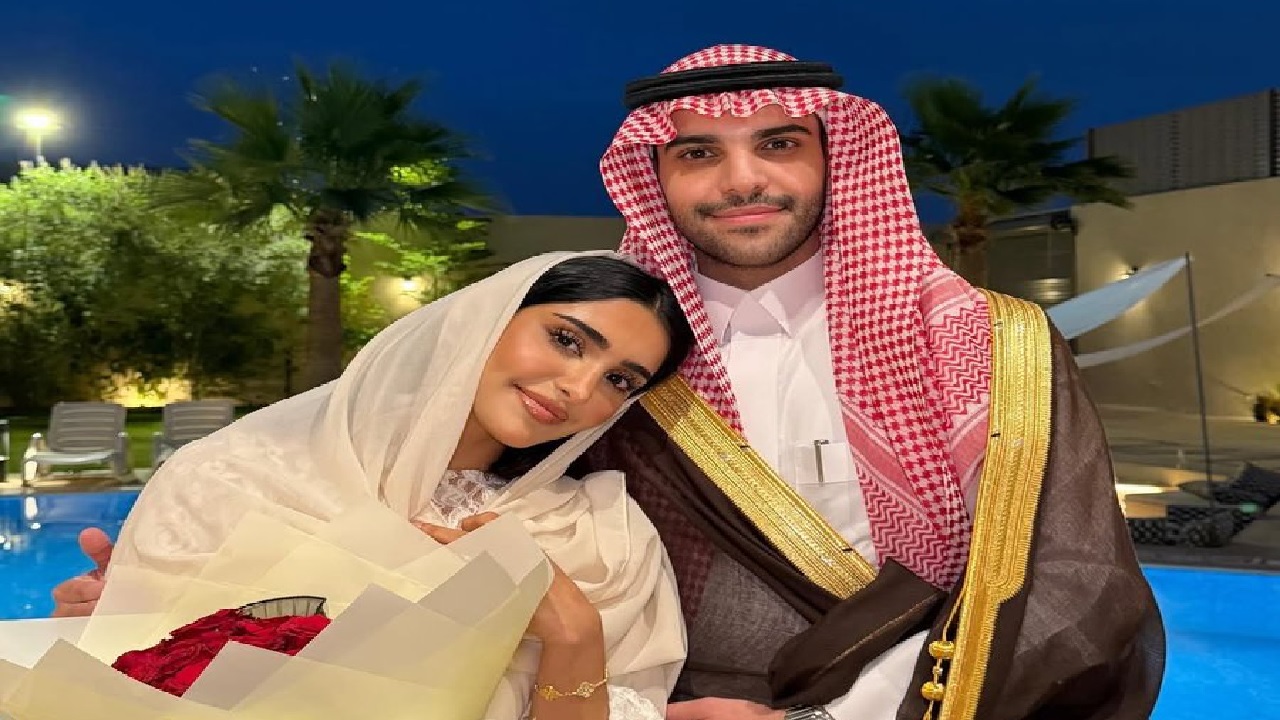 متعب العريفي يهدي شادن أغنية بعد عقد قرانهما.. فيديو