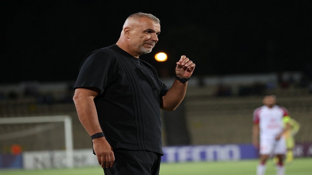 إقالة مدرب منتخب الإمارات الروماني كوزمين