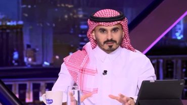 عبدالرحمن الثنيان: بعد مباراة النصر والأهلي بدأت حرب التغريدات .. فيديو