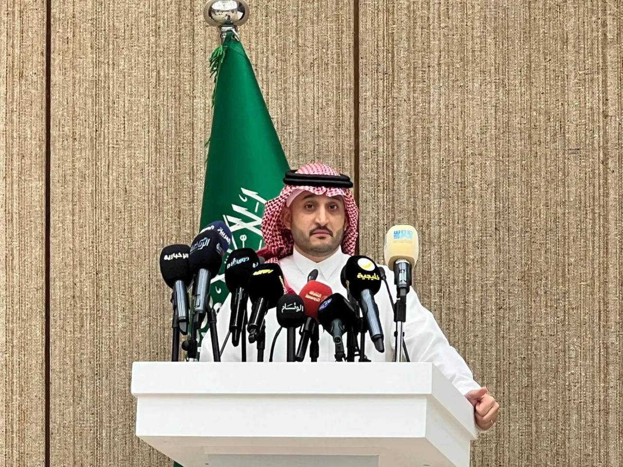 هل سينضم محمد صلاح وليفاندوفسكي للدوري؟ مغربل يوضح.. فيديو