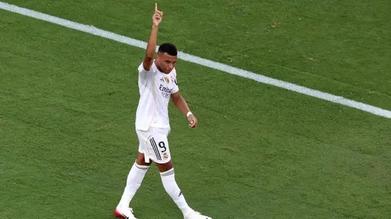كيليان مبابي يتوج بلقب هداف دوري أبطال أوروبا