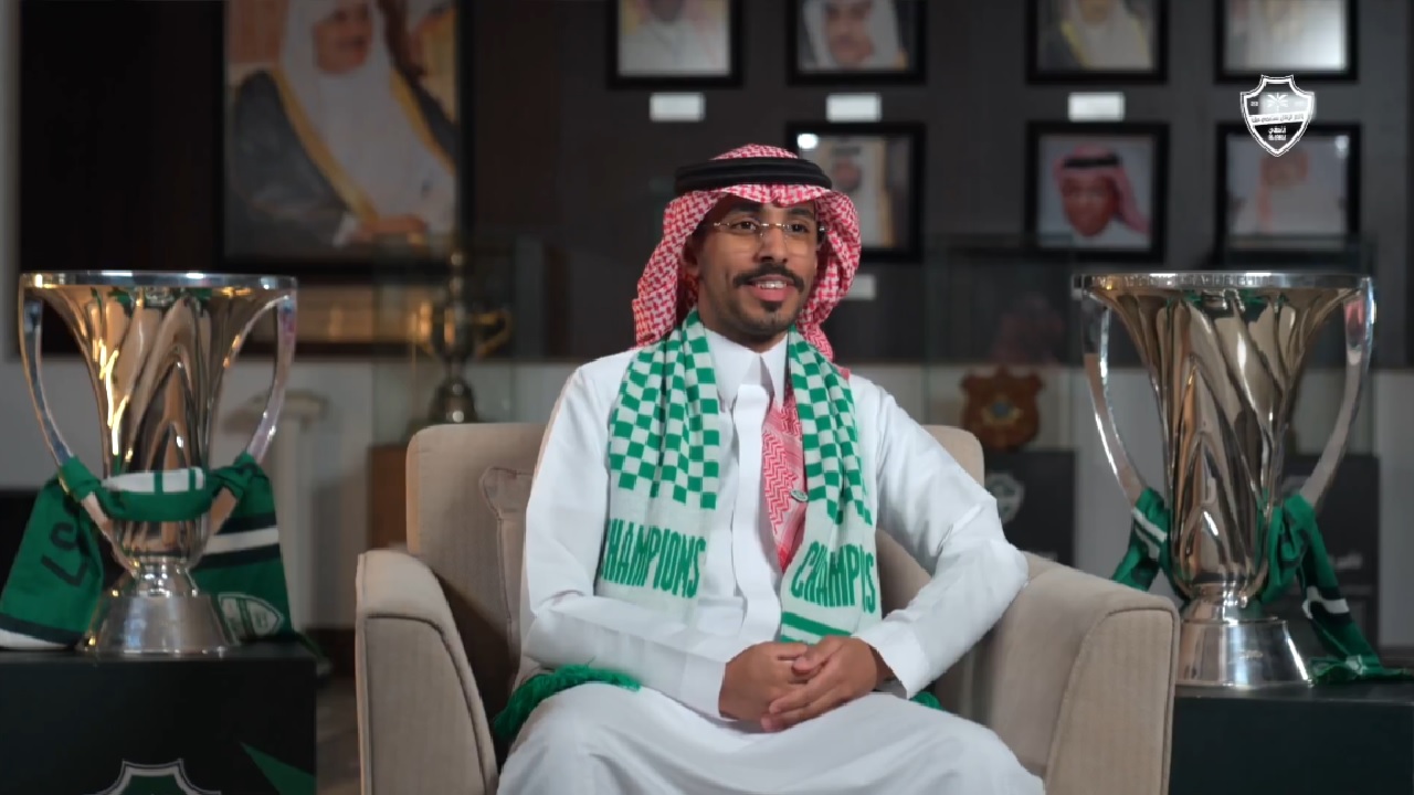 الأهلي يكرم صاحب مقولة الأهلي راجع يعمي عيونكم.. فيديو