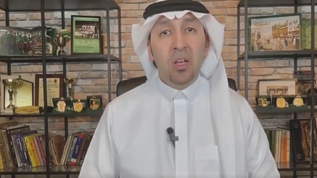 محمد خوجة منتقدا البليهي: لا أعلم كيف فكر علي برفع صورة الهلال.. فيديو