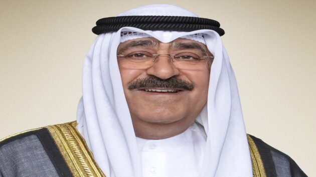 أمير الكويت يهنئ خادم الحرمين وولي العهد بنجاح موسم الحج