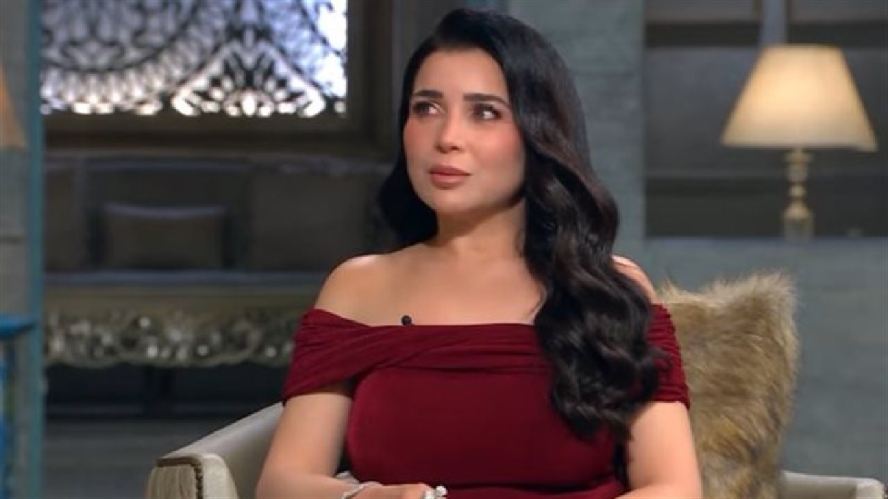 مي عز الدين تروي تفاصيل مؤلمة عن وفاة والدتها.. فيديو
