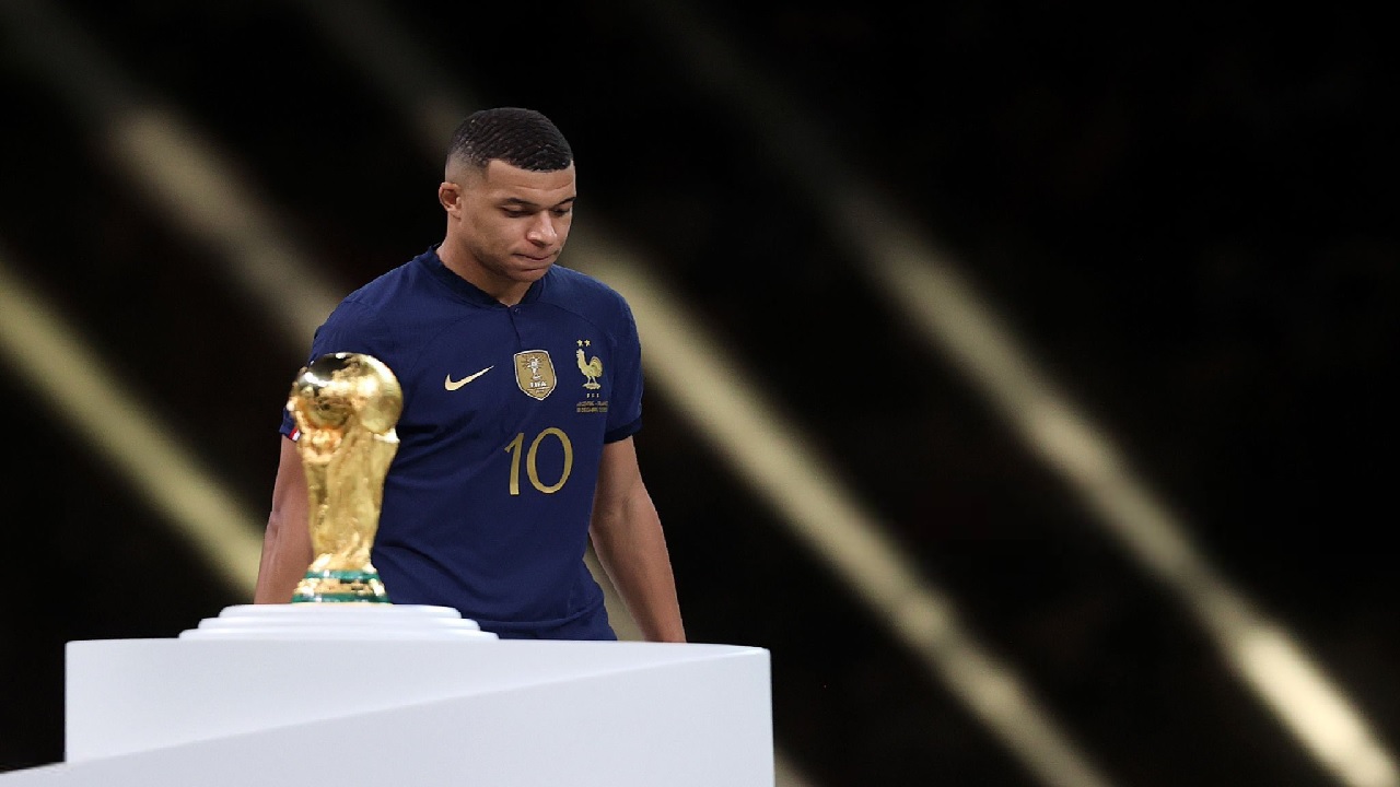 مبابي: كنت محطمًا في 2022 ويظن الناس أنني لا أبكي