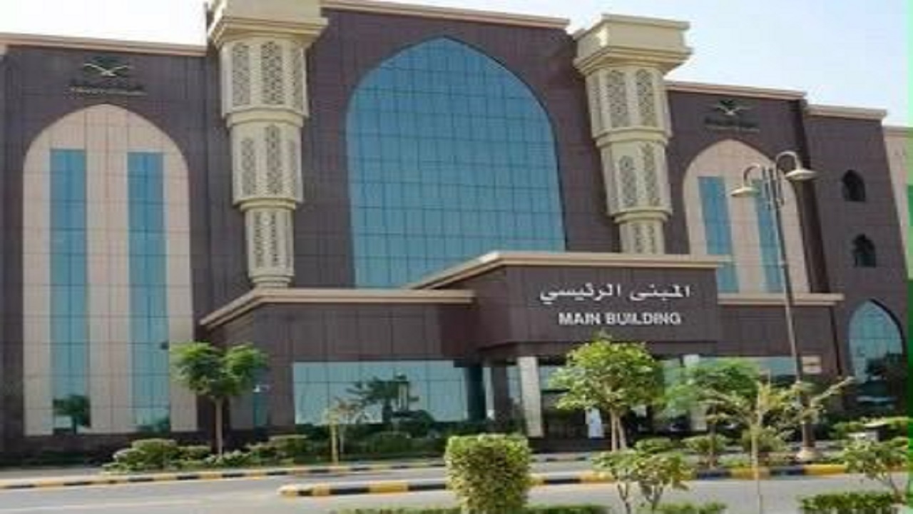 نجاح جراحة مستعجلة لثمانيني بمستشفى شرق جدة عانى من فتق إربي تسبب في انسداد الأمعاء