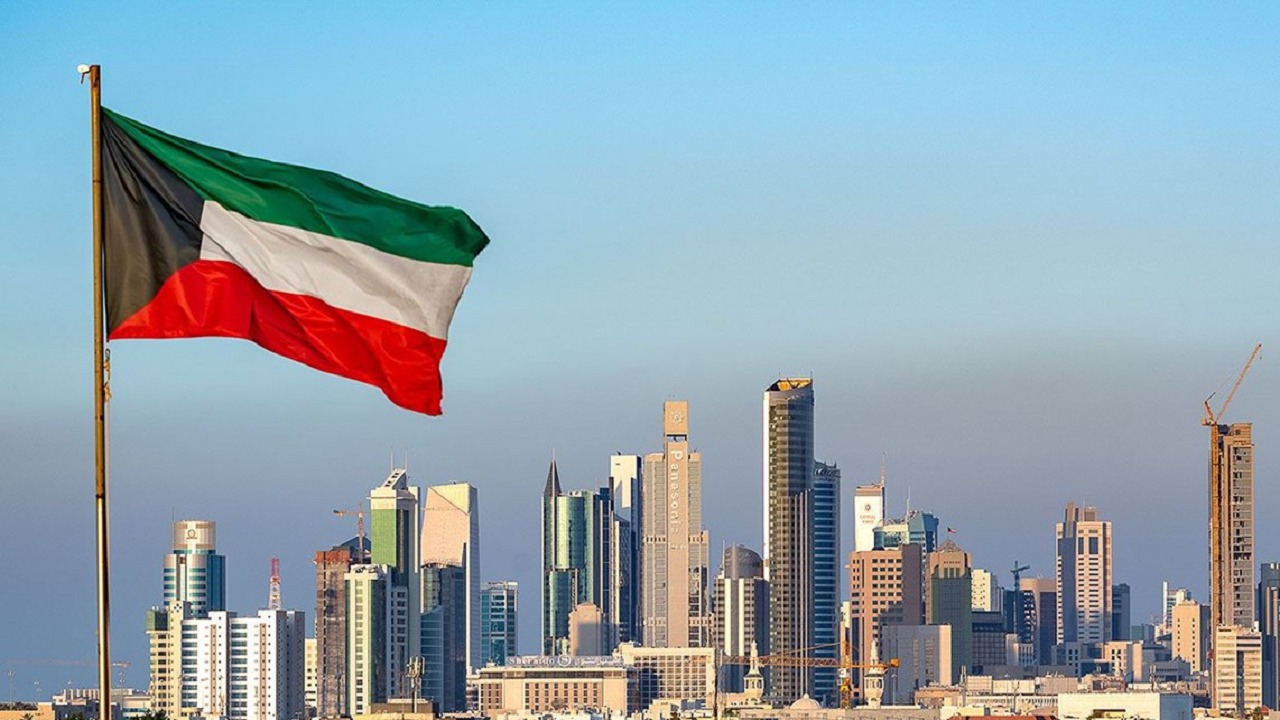 الكويت: ضبط مستخدم قام بتصوير ونشر مقاطع لتعامل الدفاعات الجوية مع صواريخ إيرانية.. فيديو