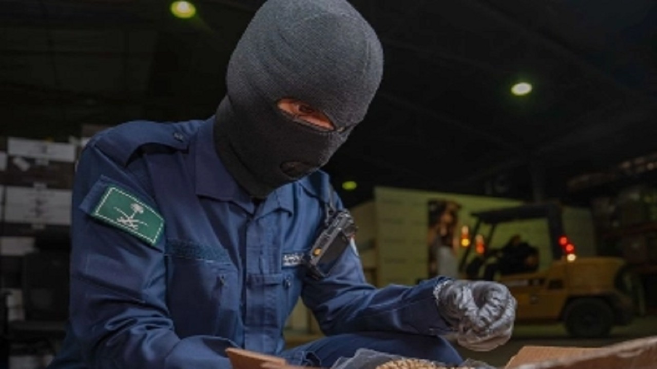 الجمارك تحبط 686 حالة تهريب أسلحة ومواد مخدرة ومحظورة