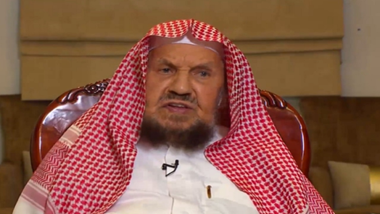 الشيخ عبدالله المنيع: مرتكب الكبيرة لا يخرج من ملة الإسلام.. فيديو