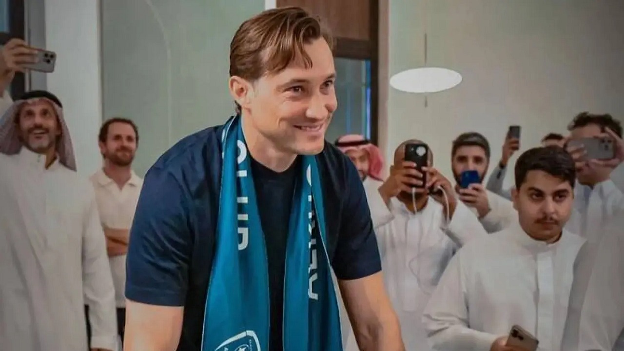 رئيس الخلود: النصر وأندية أخرى يدفعون للمشجعين لكي يشجعونهم في المباريات.. فيديو