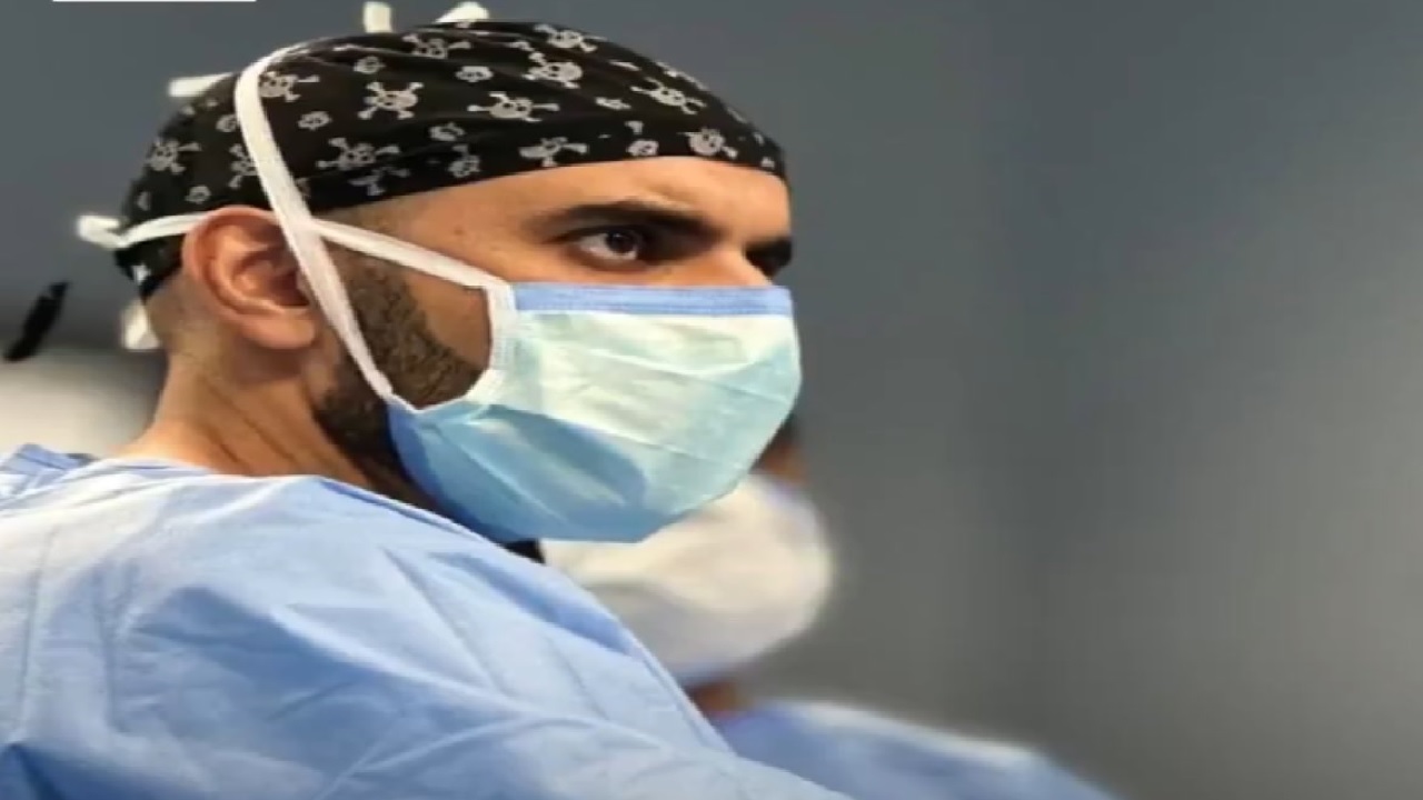 صقر الرويلي عن عودته للعمل عقب دفن والده: لم يكن بحثًا عن بطولة