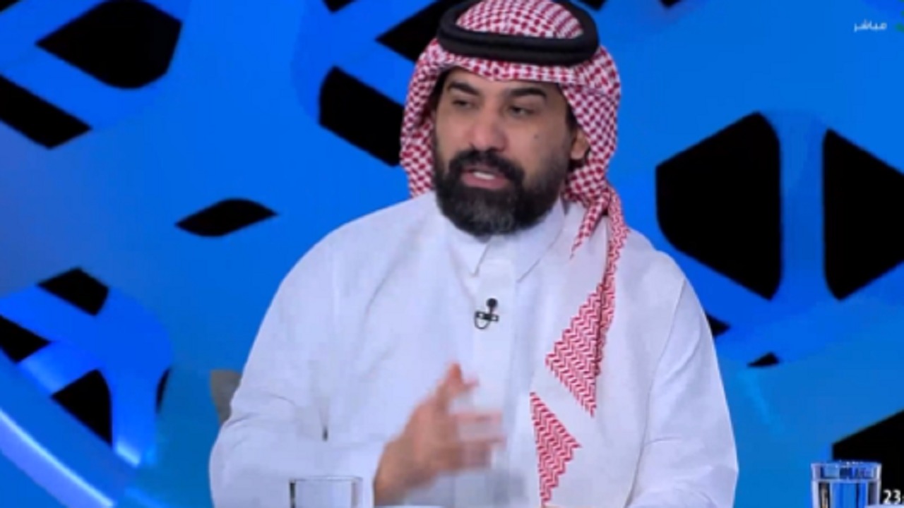 أحمد عطيف: سالم الدوسري كان غائبًا ودونيس جامله أمام الأوروغواي.. فيديو