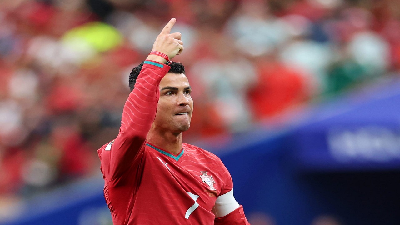سوبفيدا: لا صحة لوجود علاقة غير جيدة بين رونالدو والجيل الجديد من لاعبي المنتخب البرتغالي.. فيديو