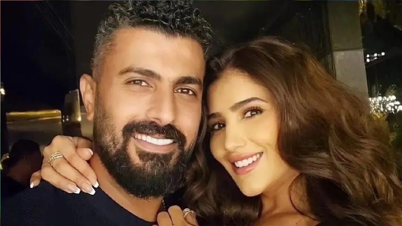 مي عمر ومحمد سامي يرقصان في شوارع أوروبا