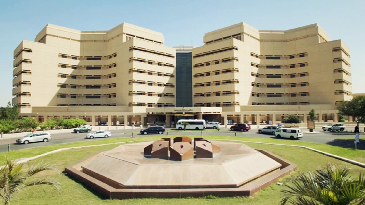 جامعة الملك عبدالعزيز تؤجل الاختبارات النهائية دعمًا للأخضر