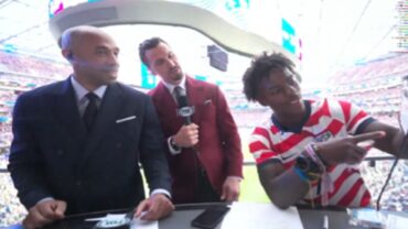 سبيد يقتحم استيديو قناة فوكس سبورت ويعلن فوز البرتغال بكأس العالم.. فيديو