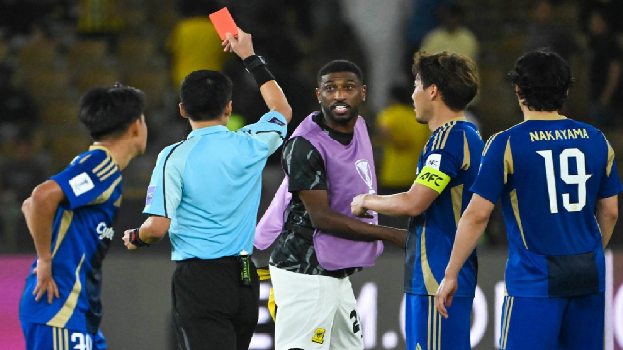 الاتحاد يحتج على إيقاف شراحيلي 10 مباريات