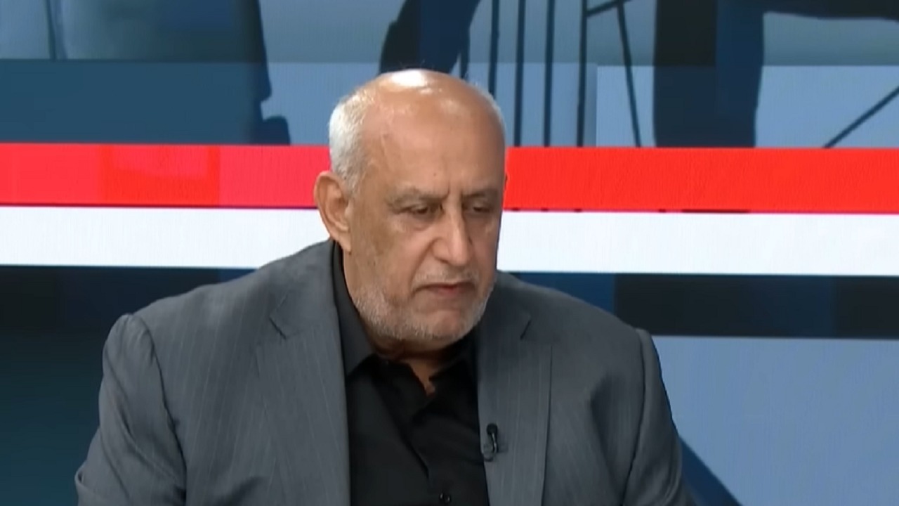 أول تعليق لمسؤول عراقي بعد فضيحة ظهوره مع موظفة في أوضاع غير أخلاقية.. فيديو