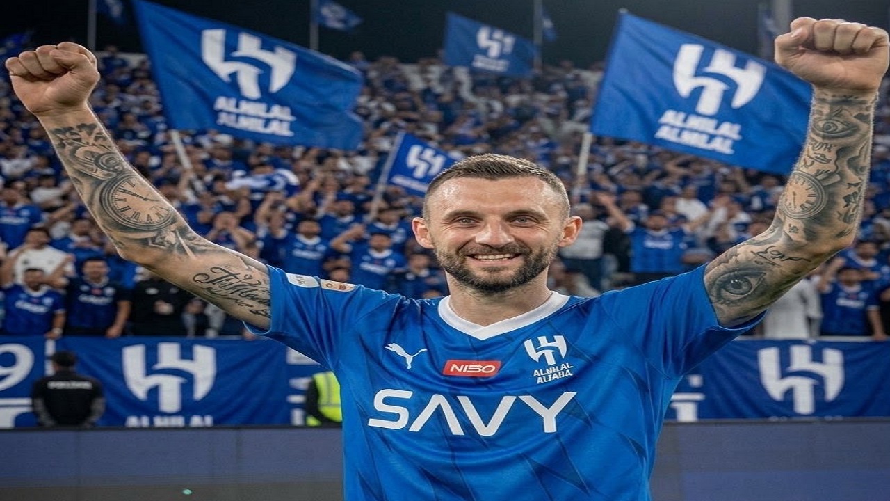 تعليق ساخر من الروقي على صورة بروزوفيتش بقميص الهلال