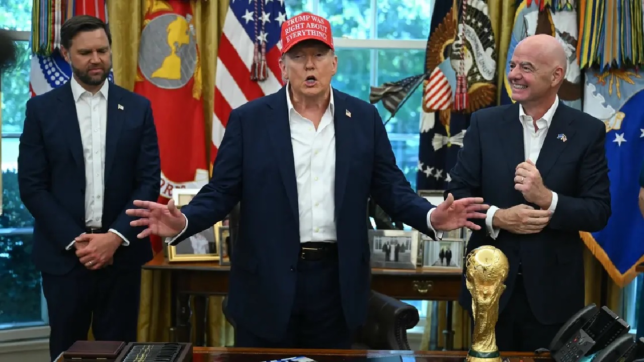 فيفا يوافق على طلب ترامب بتسليم كأس العالم للمتوج