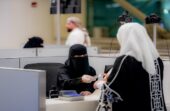 الجوازات تستقبل أول أفواج المعتمرين لعام 1448هـ بالتزامن مع مغادرة الحجاج