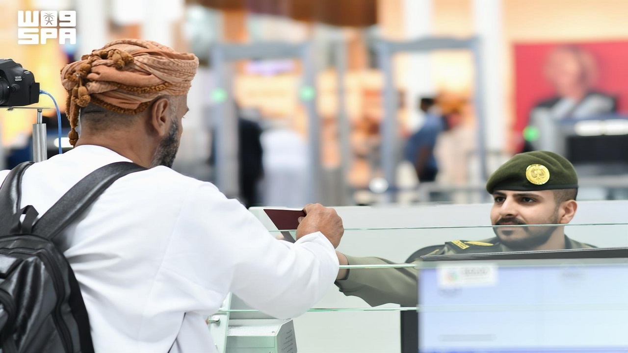 حرس الحدود يواصل جهوده لتسهيل مغادرة ضيوف الرحمن عبر ميناء جدة الإسلامي